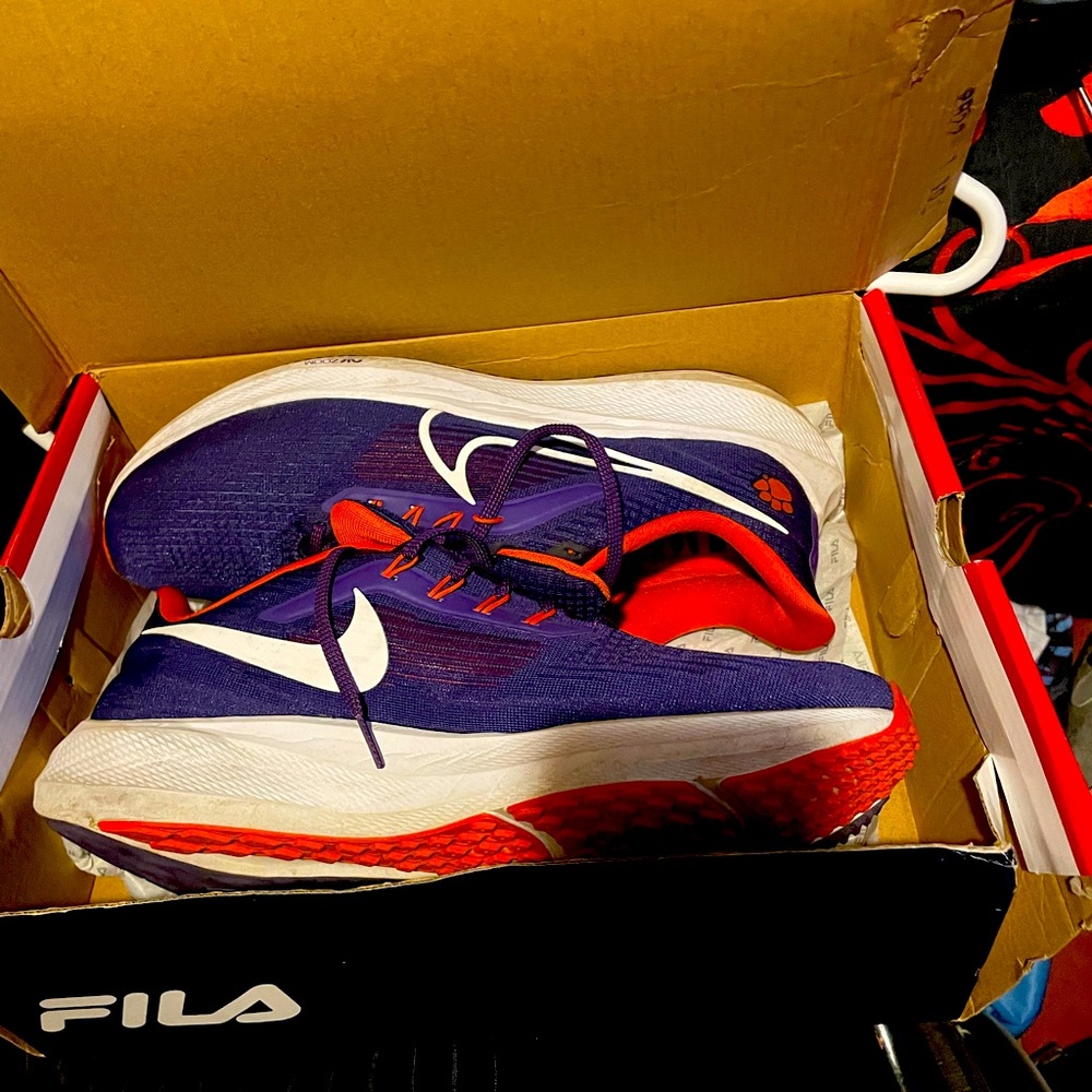 Orange and purple CLEMSON TIGERS, Nike men’s 13, worn 20 minutes. Like new.